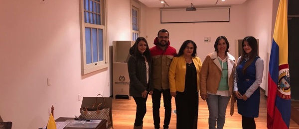 Inició la jornada electoral presidencial 2018 para la segunda vuelta en el Consulado de Colombia en Montevideo