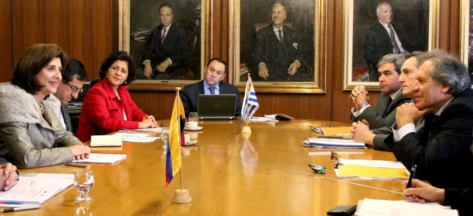 El encuentro estuvo precedido de un diálogo privado entre los Ministros Holguín y Almagro. Foto: OP Cancillería.