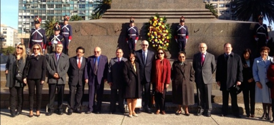 Conmemoración en Montevideo del Día Nacional de Colombia