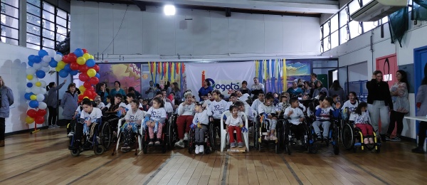 Embajada y consulado de Colombia en Uruguay acompañan a jóvenes que participarán en Paralímpicos Bogotá 2023